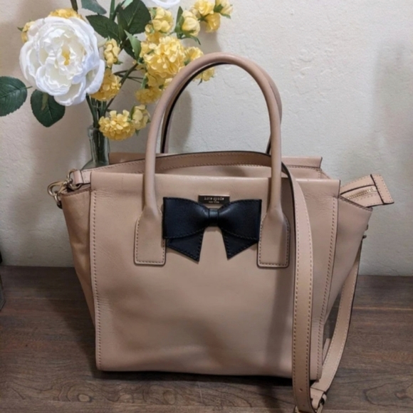 Kate Spade Bow Cream Charee Hanover St. Purse - Picture 1 of 6